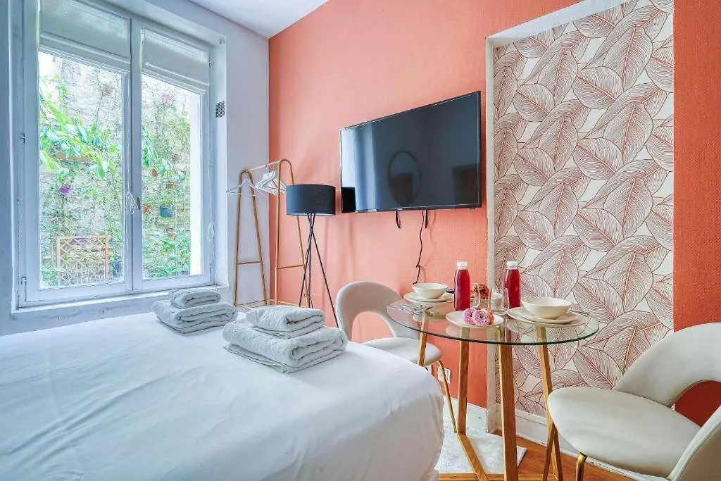 Appartement Studio Proche Alesia - Thibaud - II Paris France
